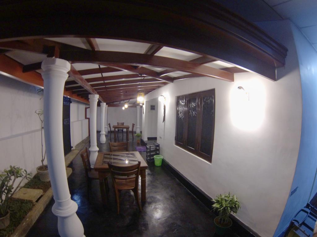 Sooriya Sewana Guest House Banduramulla Exteriör bild