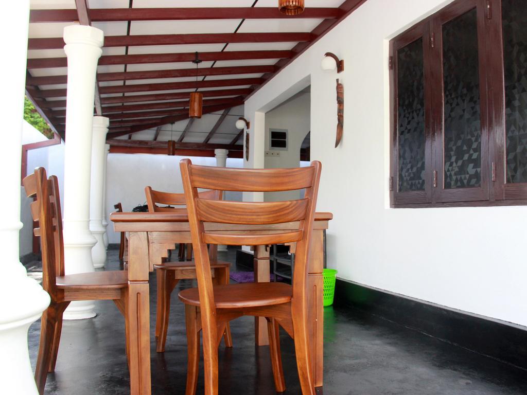 Sooriya Sewana Guest House Banduramulla Exteriör bild