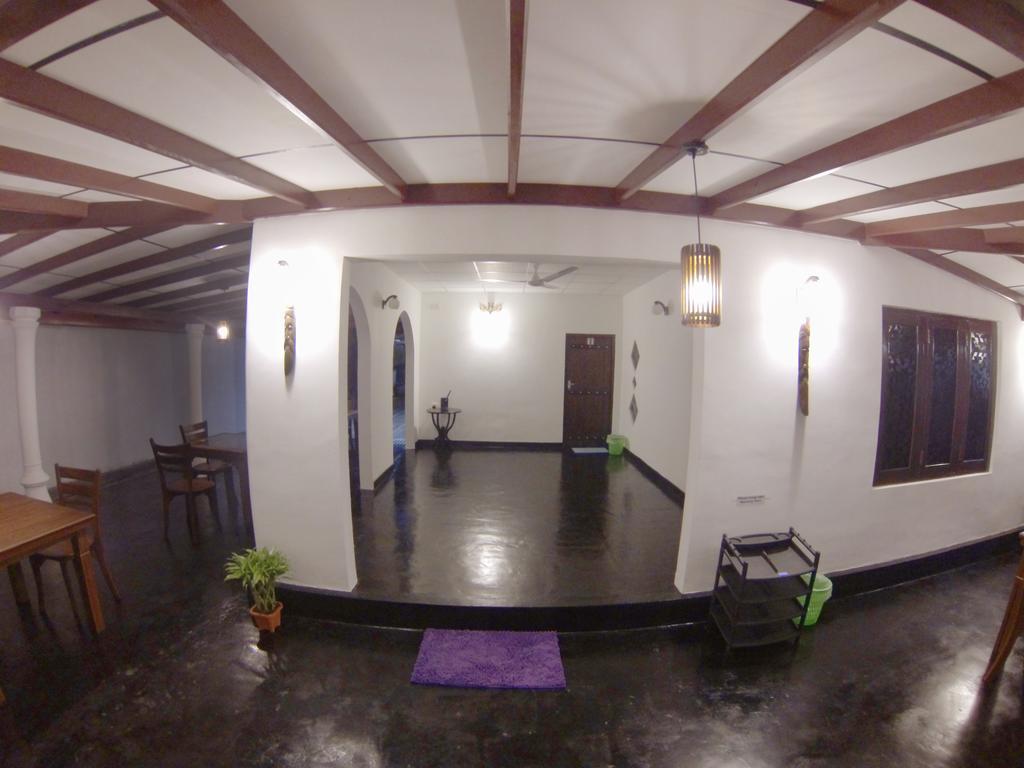 Sooriya Sewana Guest House Banduramulla Exteriör bild
