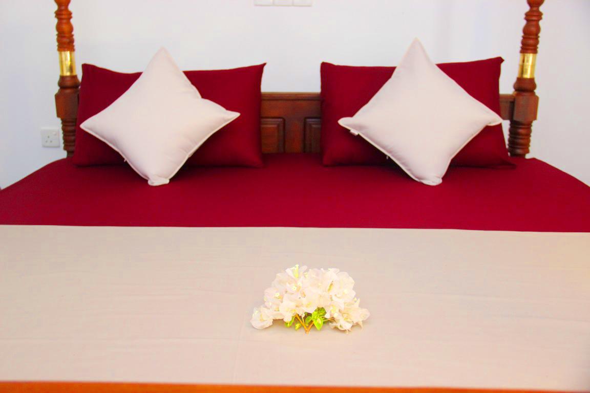 Sooriya Sewana Guest House Banduramulla Exteriör bild