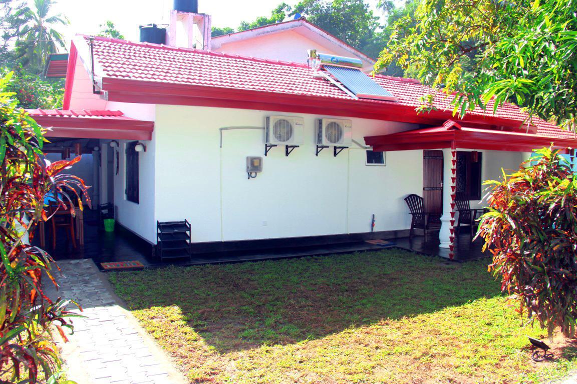 Sooriya Sewana Guest House Banduramulla Exteriör bild